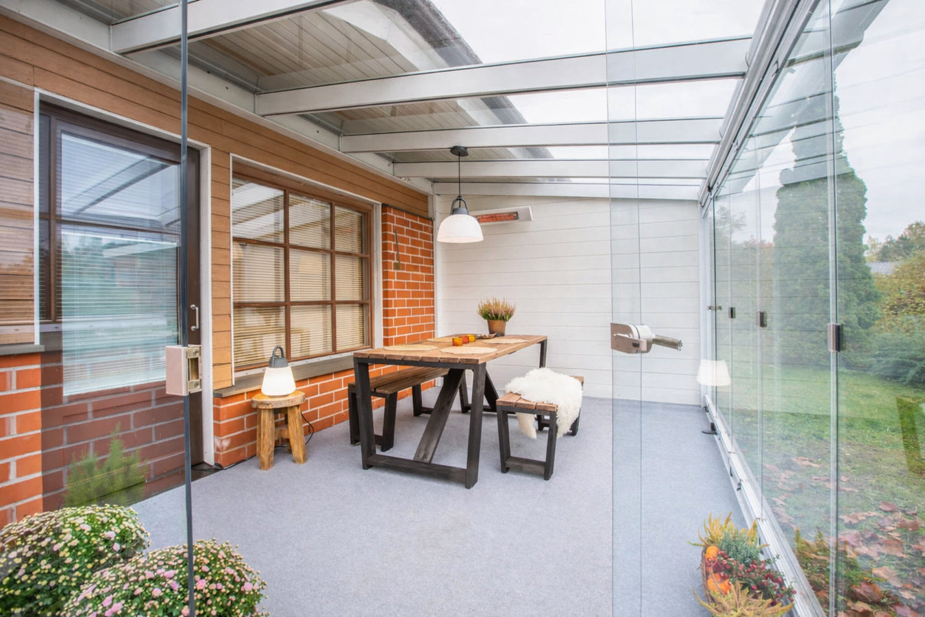 Enclosed patio rooms